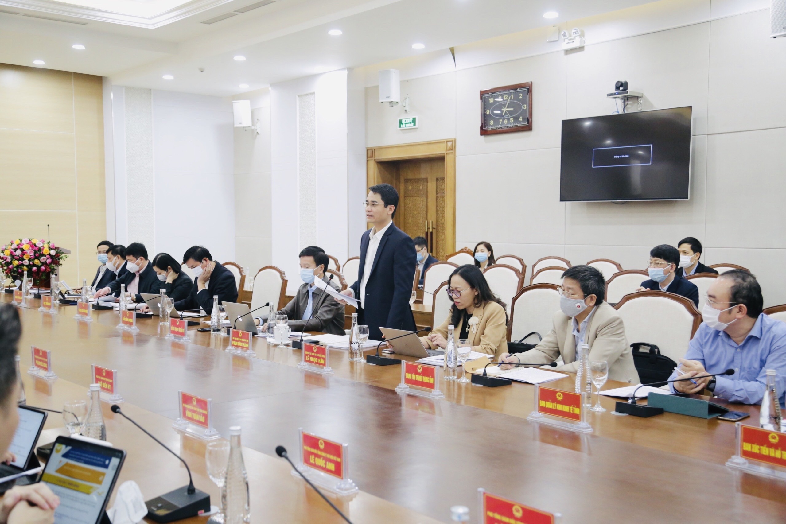 Phó Chủ tịch Ủy ban Nhân dân tỉnh Quảng Ninh Phạm Văn Thành phát biểu tại hội thảo