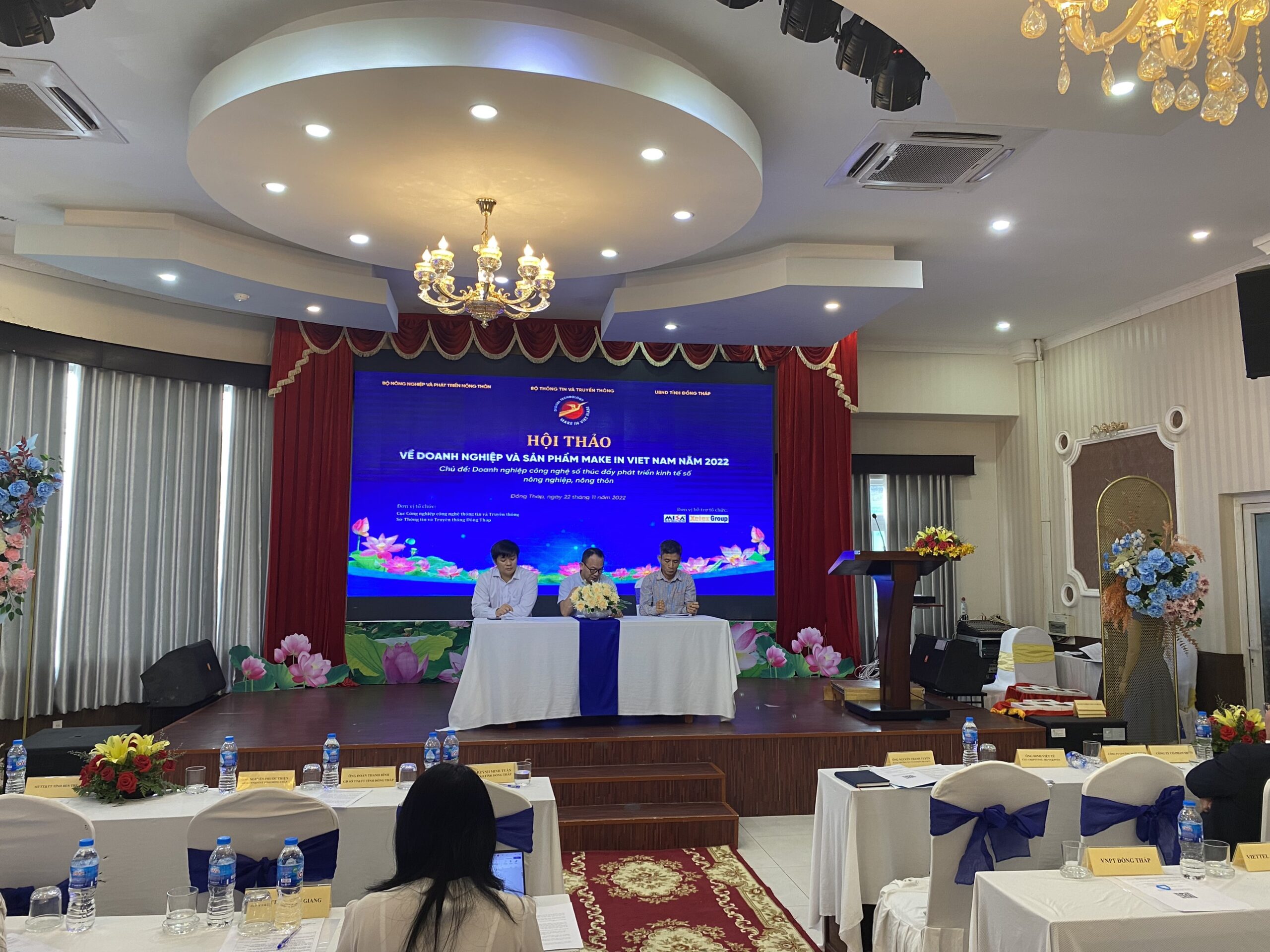 NextX tại buổi ký kết bản ghi nhơ hợp tác