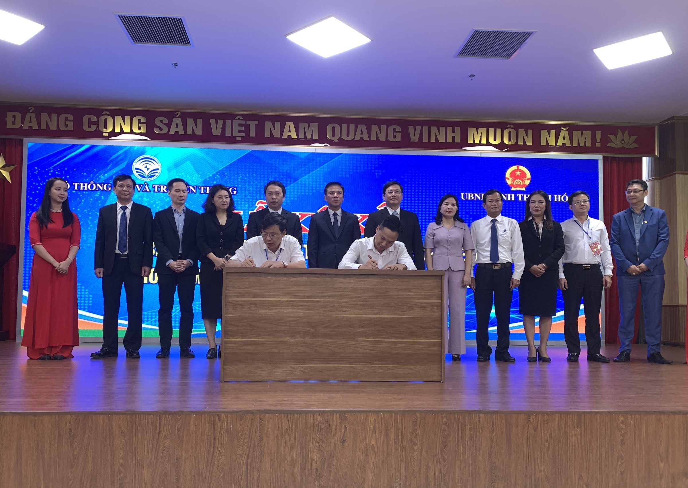 NextX ký biên bản hợp tác và tham luận tư vấn chuyển đổi số tại Tỉnh Thanh Hoá trước sự chứng kiến của Thứ trưởng Bộ TT&TT và Bí Thư Tỉnh Thanh Hoá