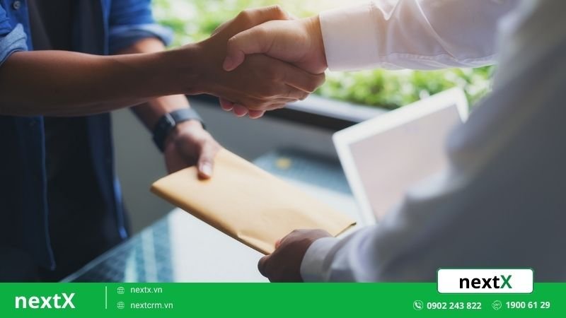 Lãnh đạo giao dịch là gì? 5 phong cách lãnh đạo quản lý phổ biến
